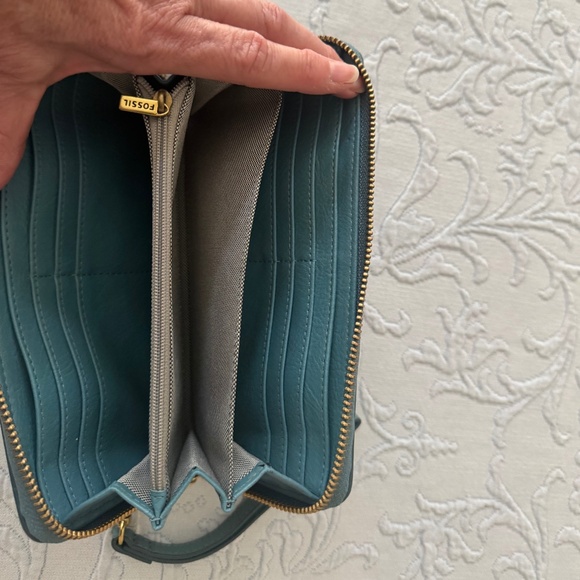Fossil wristlet leather wallet - Picture 4 of 7